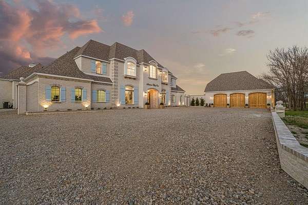 10 Acres of Land with Home for Sale in Aledo, Texas