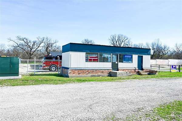 11.4 Acres of Commercial Land for Sale in Whitesboro, Texas