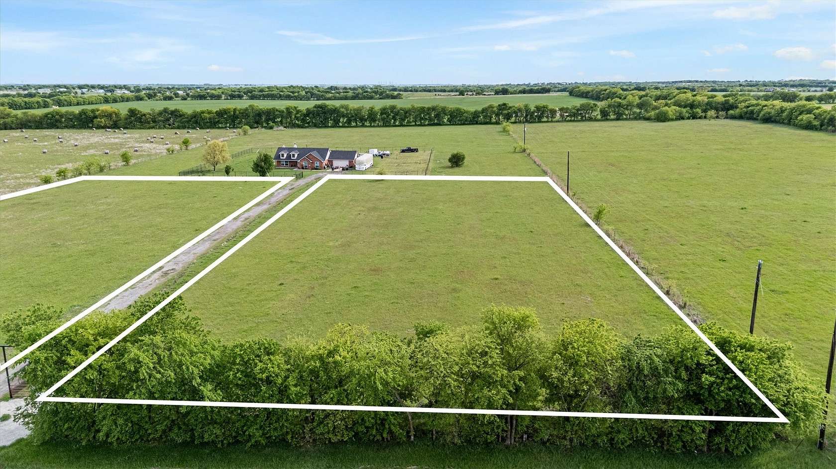 2 Acres of Residential Land for Sale in Decatur, Texas
