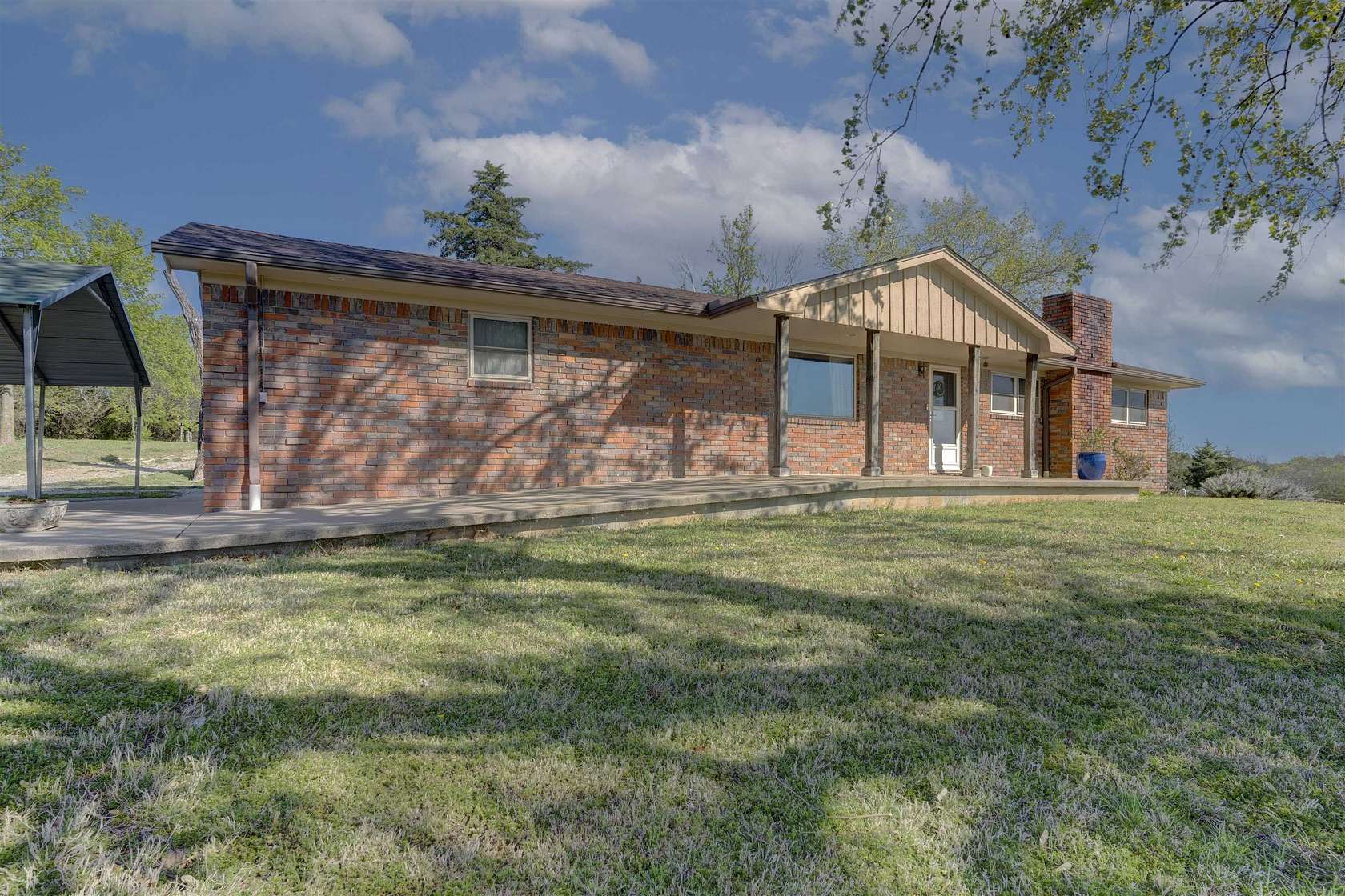 15.4 Acres of Land with Home for Sale in Arkansas City, Kansas