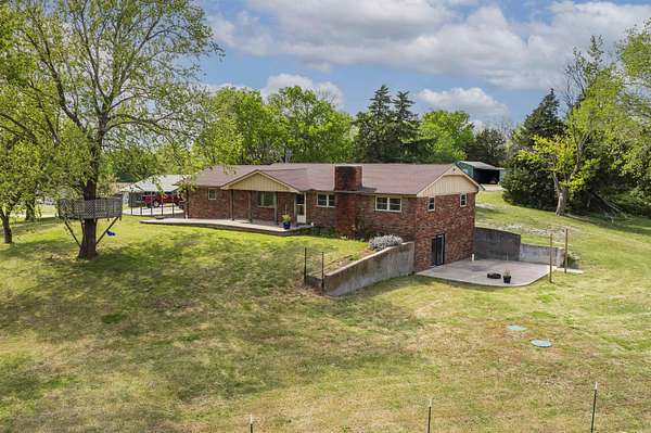 15.4 Acres of Land with Home for Sale in Arkansas City, Kansas