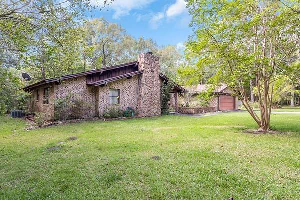 16.5 Acres of Land with Home for Sale in Colmesneil, Texas