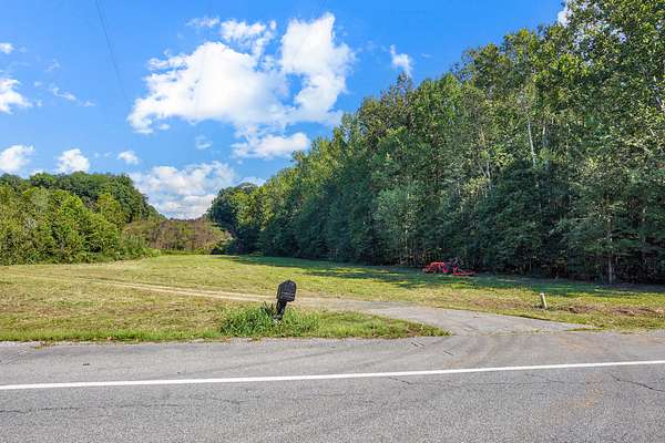 17.3 Acres of Recreational & Residential Land for Sale in Tennessee Ridge, Tennessee