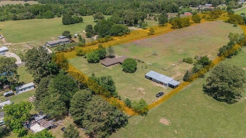 8.28 Acres of Land with Home for Sale in Canton, Texas