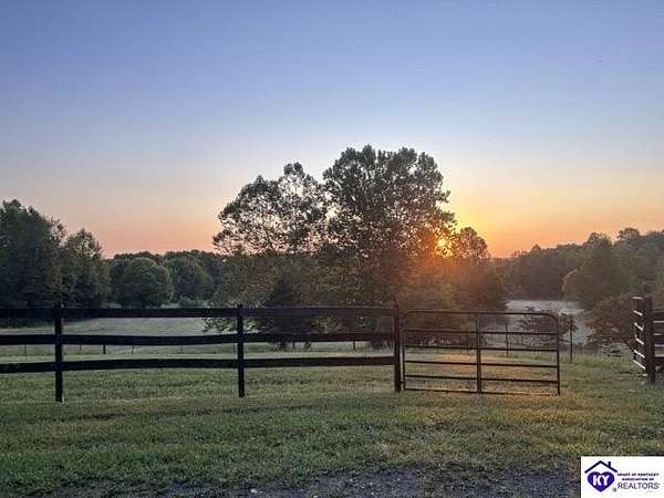 22.2 Acres of Agricultural Land with Home for Sale in Elizabethtown, Kentucky
