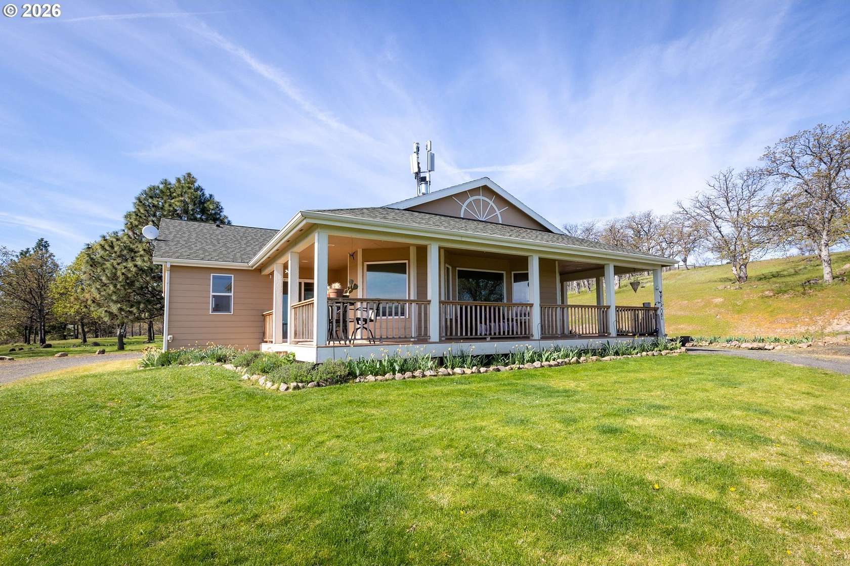 14.8 Acres of Land with Home for Sale in The Dalles, Oregon