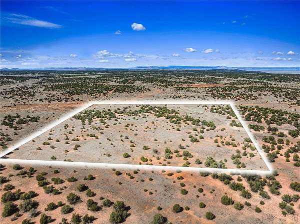 40 Acres of Recreational & Residential Land for Sale in Seligman, Arizona