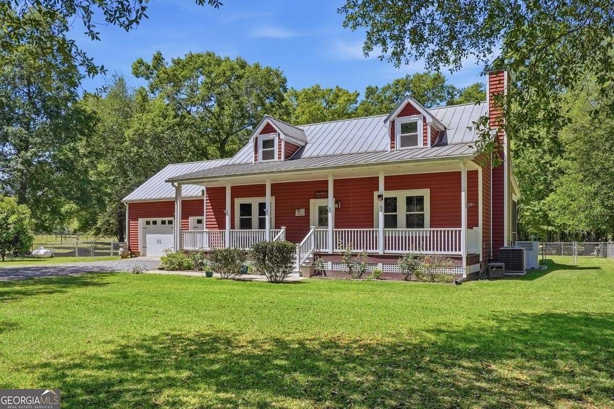 30.5 Acres of Agricultural Land with Home for Sale in Albany, Georgia