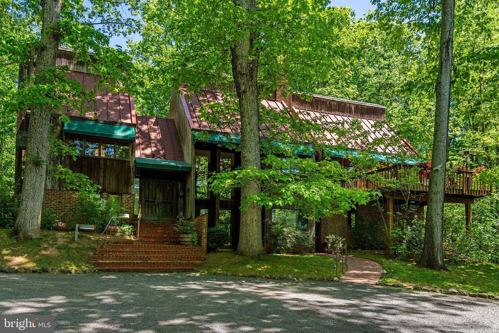 20 Acres of Agricultural Land with Home for Sale in Aldie, Virginia