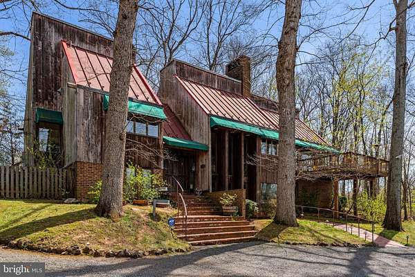 20 Acres of Agricultural Land with Home for Sale in Aldie, Virginia