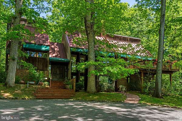 20 Acres of Agricultural Land with Home for Sale in Aldie, Virginia