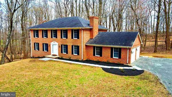 9.53 Acres of Land with Home for Sale in Leesburg, Virginia