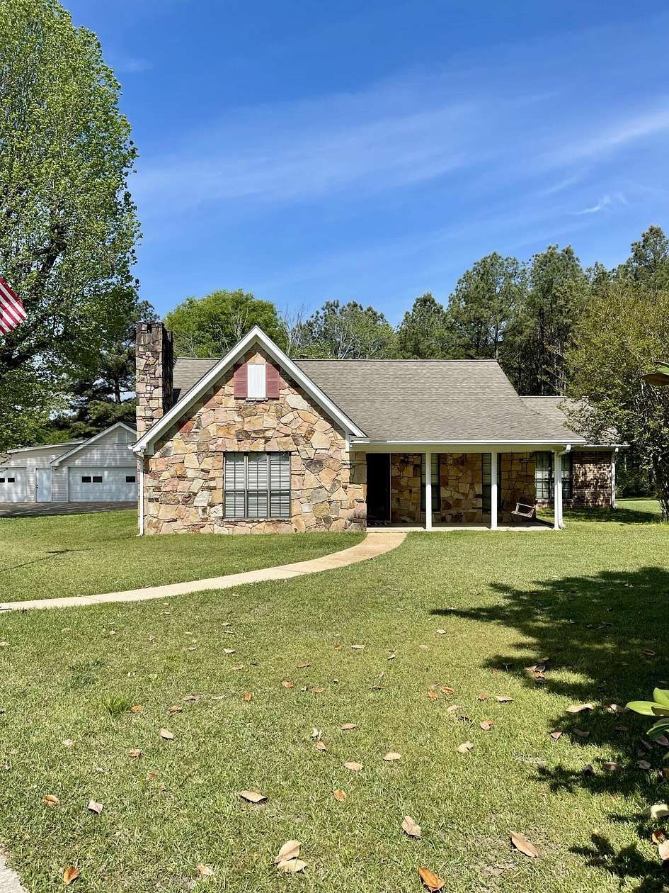 40 Acres of Recreational Land with Home for Sale in Caledonia, Mississippi