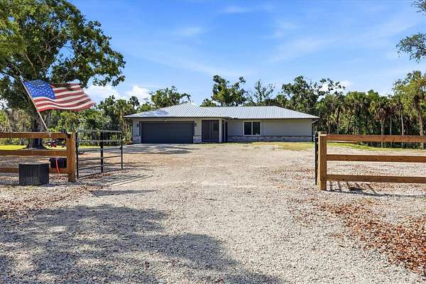 6 Acres of Land with Home for Sale in Sarasota, Florida