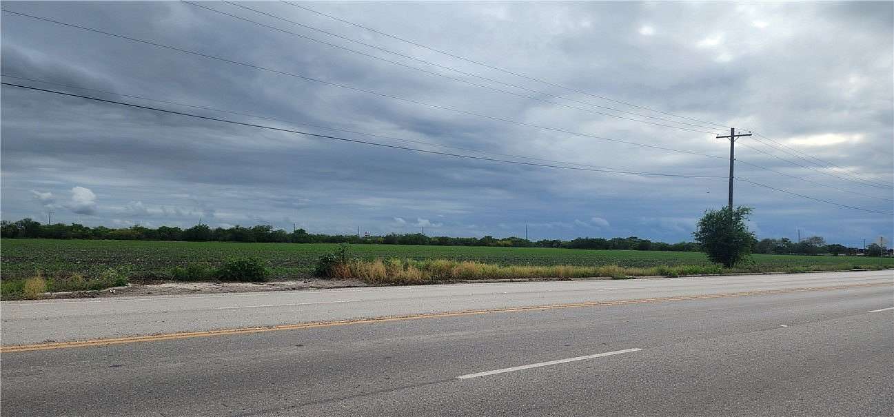30 Acres of Mixed-Use Land for Sale in Sinton, Texas
