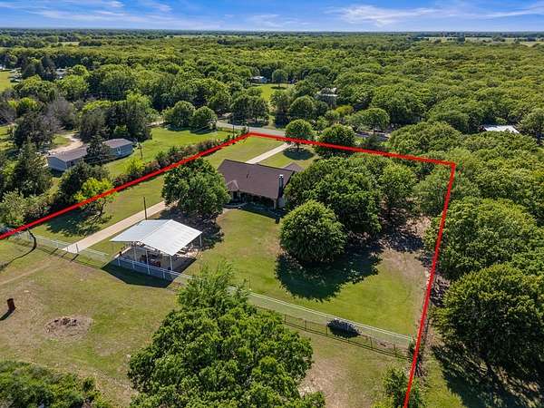 4 Acres of Land with Home for Sale in Kemp, Texas