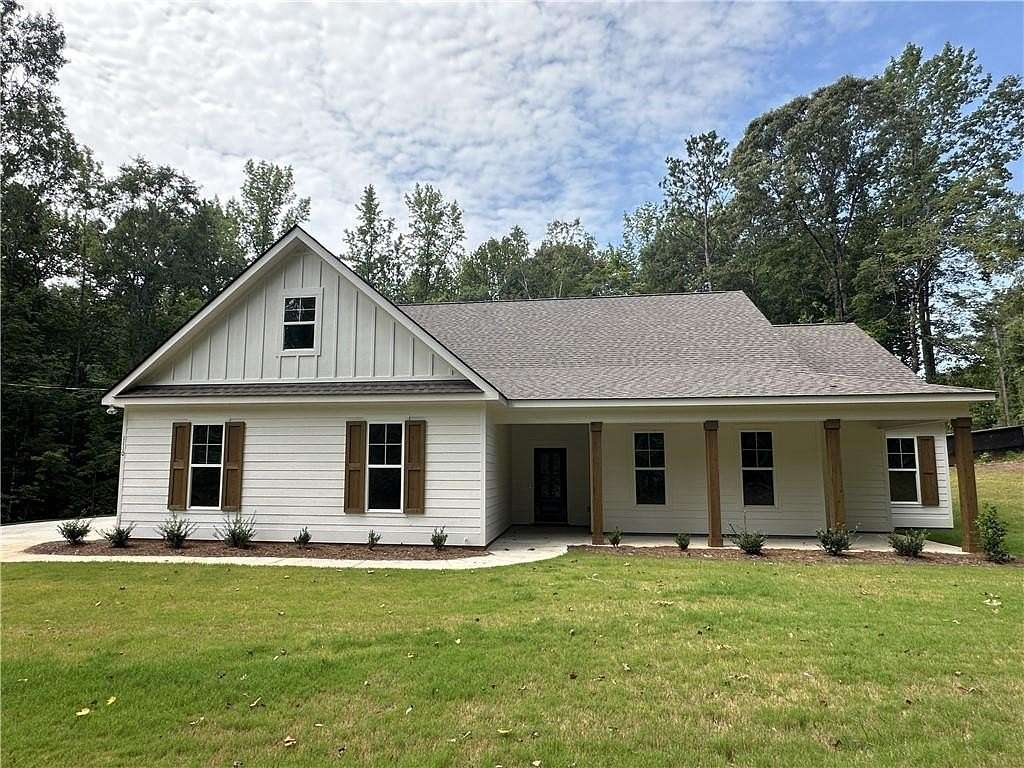 1.6 Acres of Land with Home for Sale in Valley, Alabama