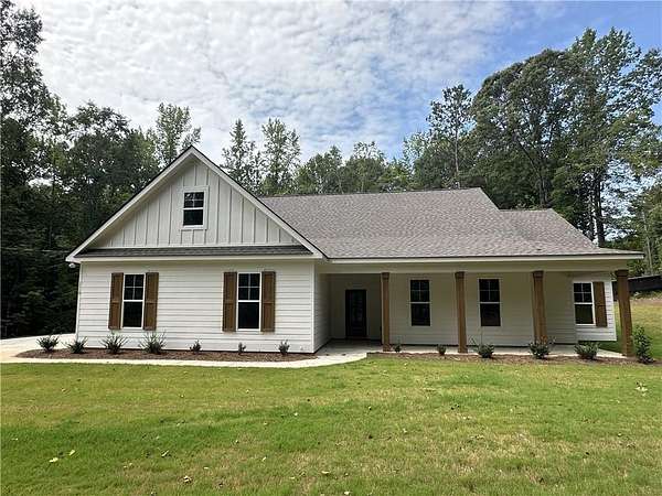 1.6 Acres of Land with Home for Sale in Valley, Alabama