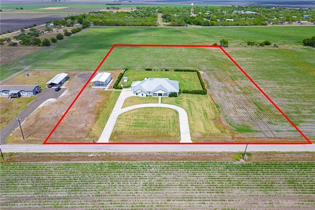 19 Acres of Land with Home for Sale in Sinton, Texas