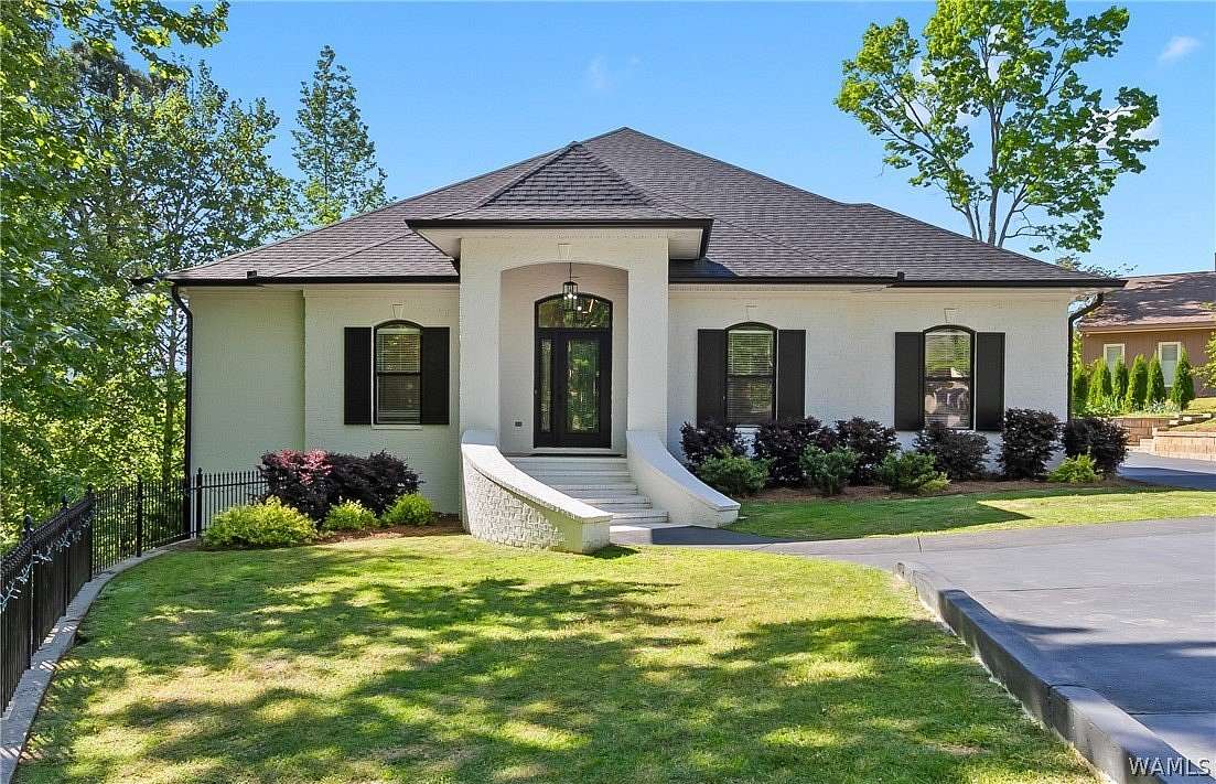 1.67 Acres of Land with Home for Sale in Tuscaloosa, Alabama