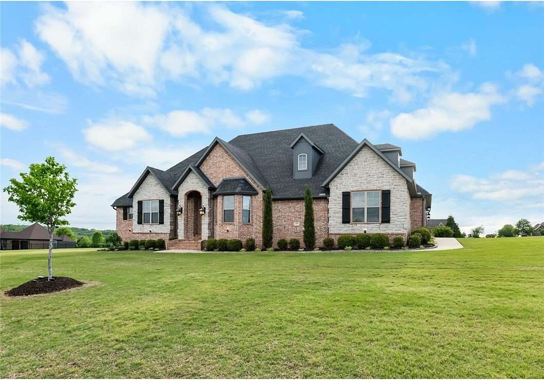 2 Acres of Land with Home for Sale in Springdale, Arkansas