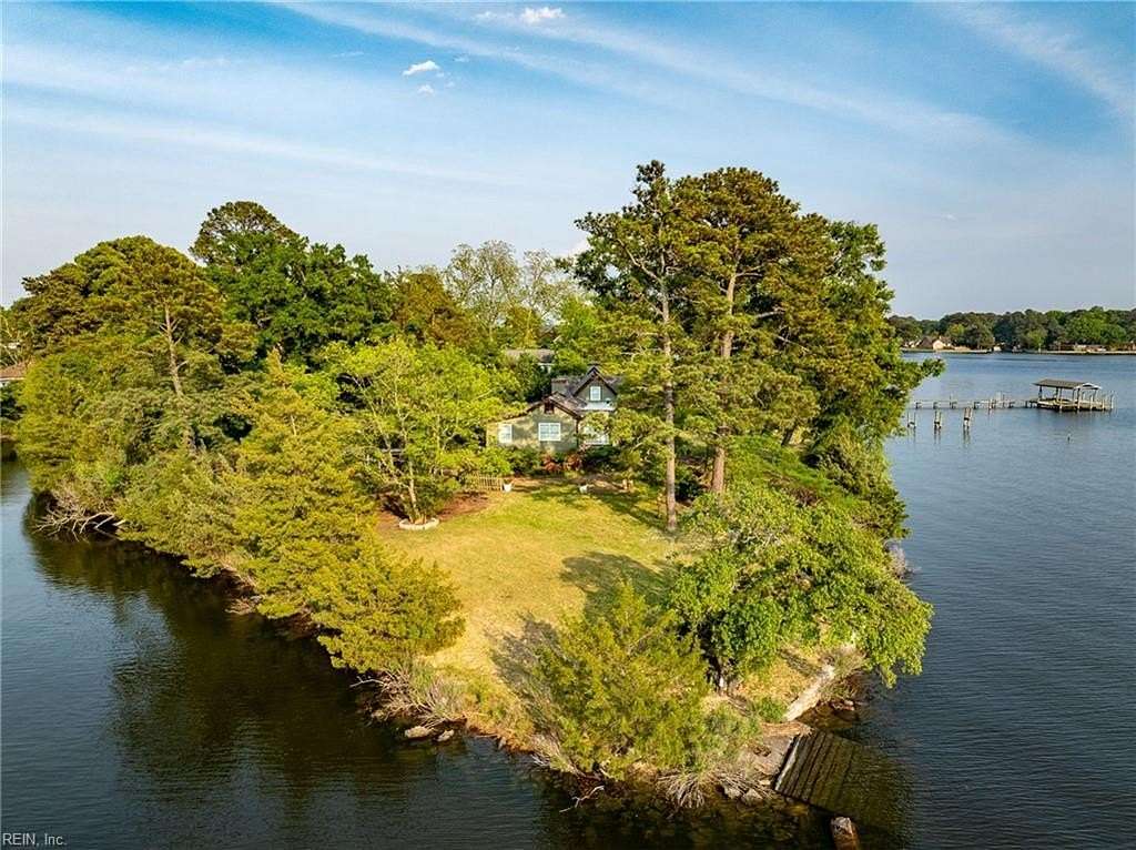 3.7 Acres of Land with Home for Sale in Norfolk, Virginia