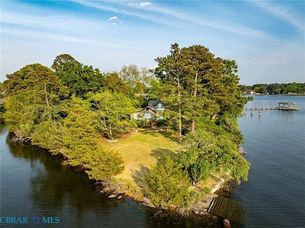 3.7 Acres of Land with Home for Sale in Norfolk, Virginia
