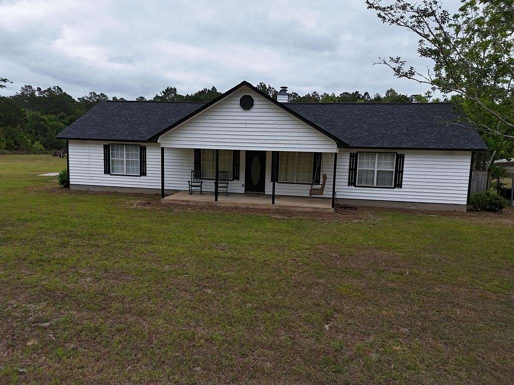 8 Acres of Land with Home for Sale in Pavo, Georgia