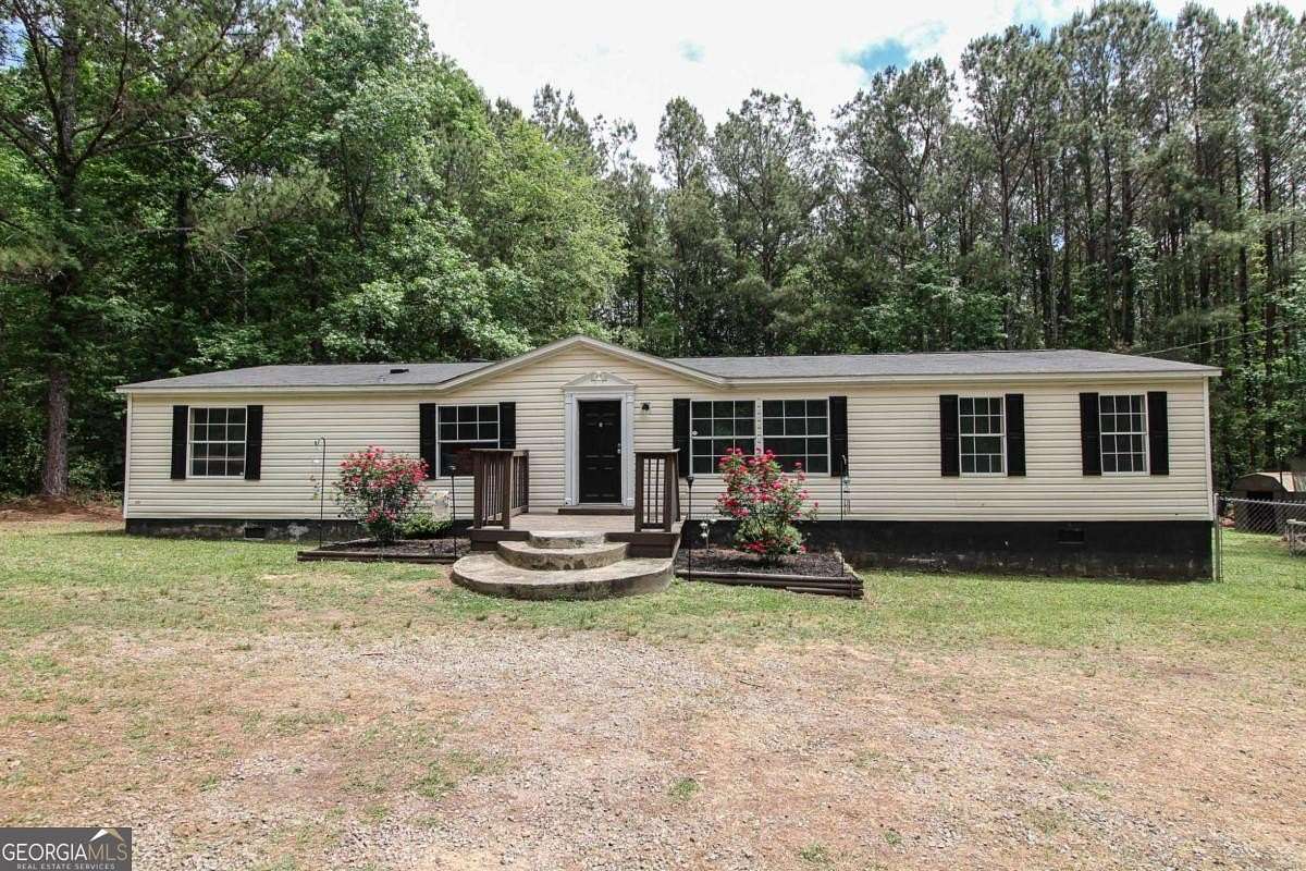 5.53 Acres of Land with Home for Sale in Colbert, Georgia