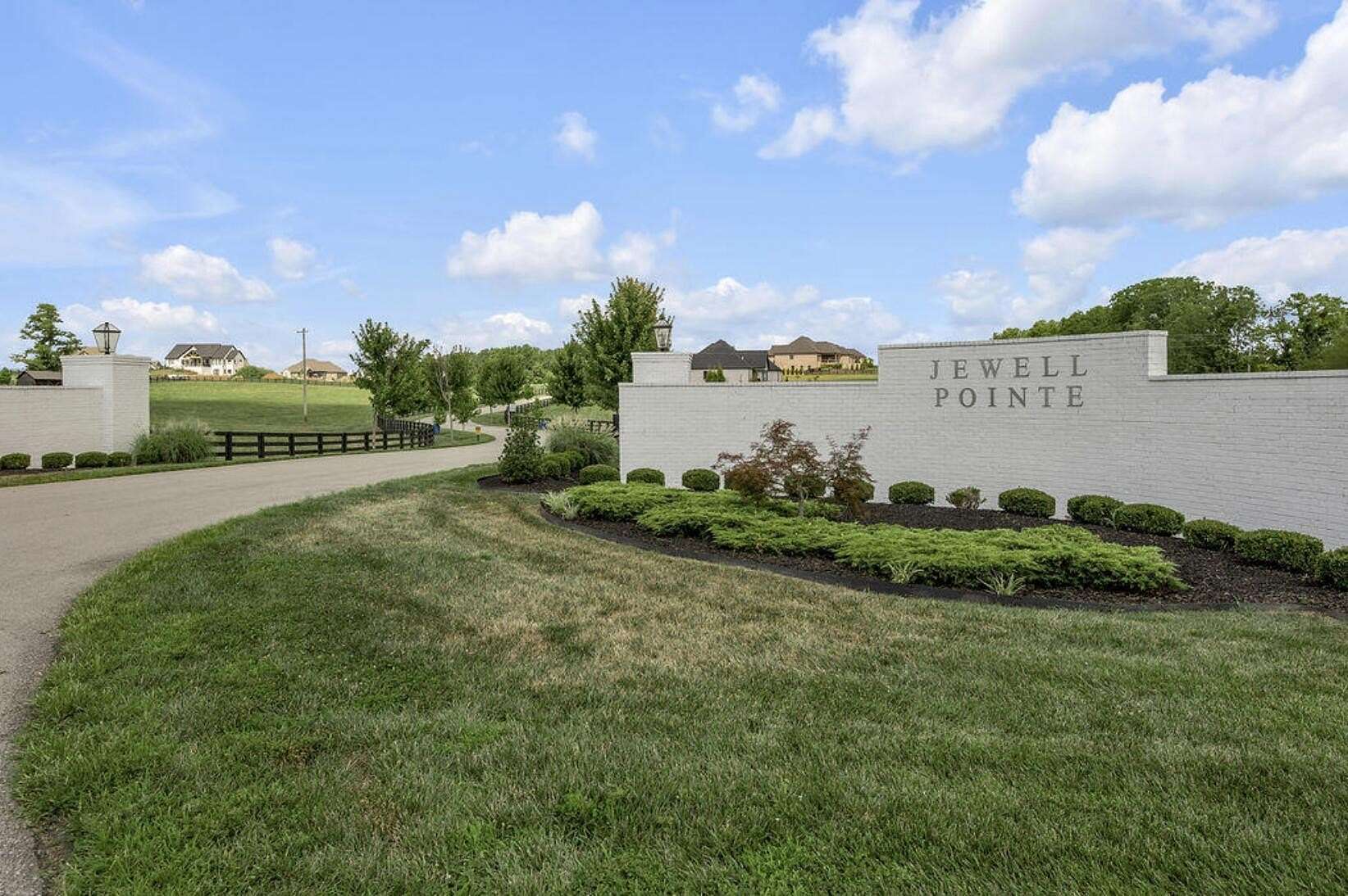 1 Acre of Residential Land for Sale in Wilmore, Kentucky