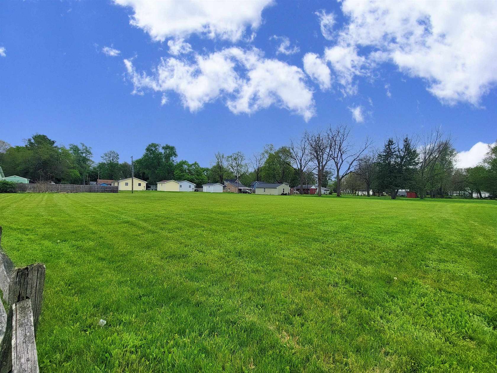 1 Acre of Residential Land for Sale in Osceola, Indiana