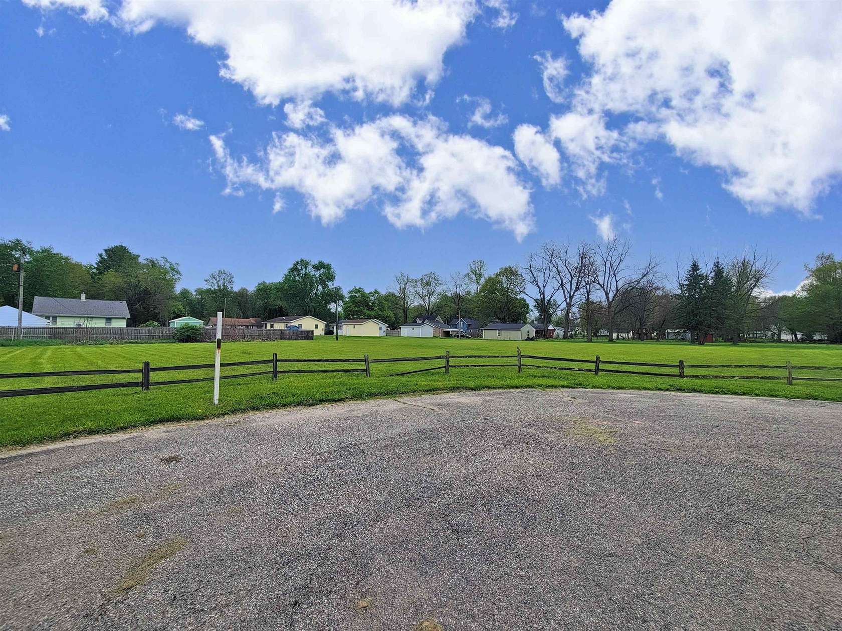 1 Acre of Residential Land for Sale in Osceola, Indiana