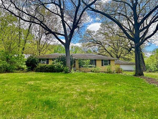 4.65 Acres of Land with Home for Sale in Wilmington, Illinois