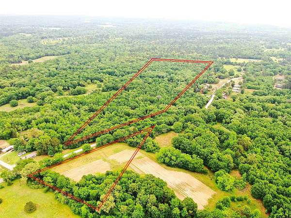 23.8 Acres of Recreational & Residential Land for Sale in Tyler, Texas