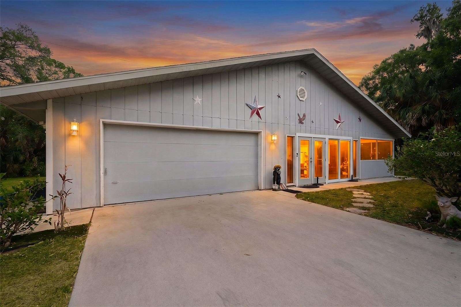 2.15 Acres of Land with Home for Sale in Sarasota, Florida