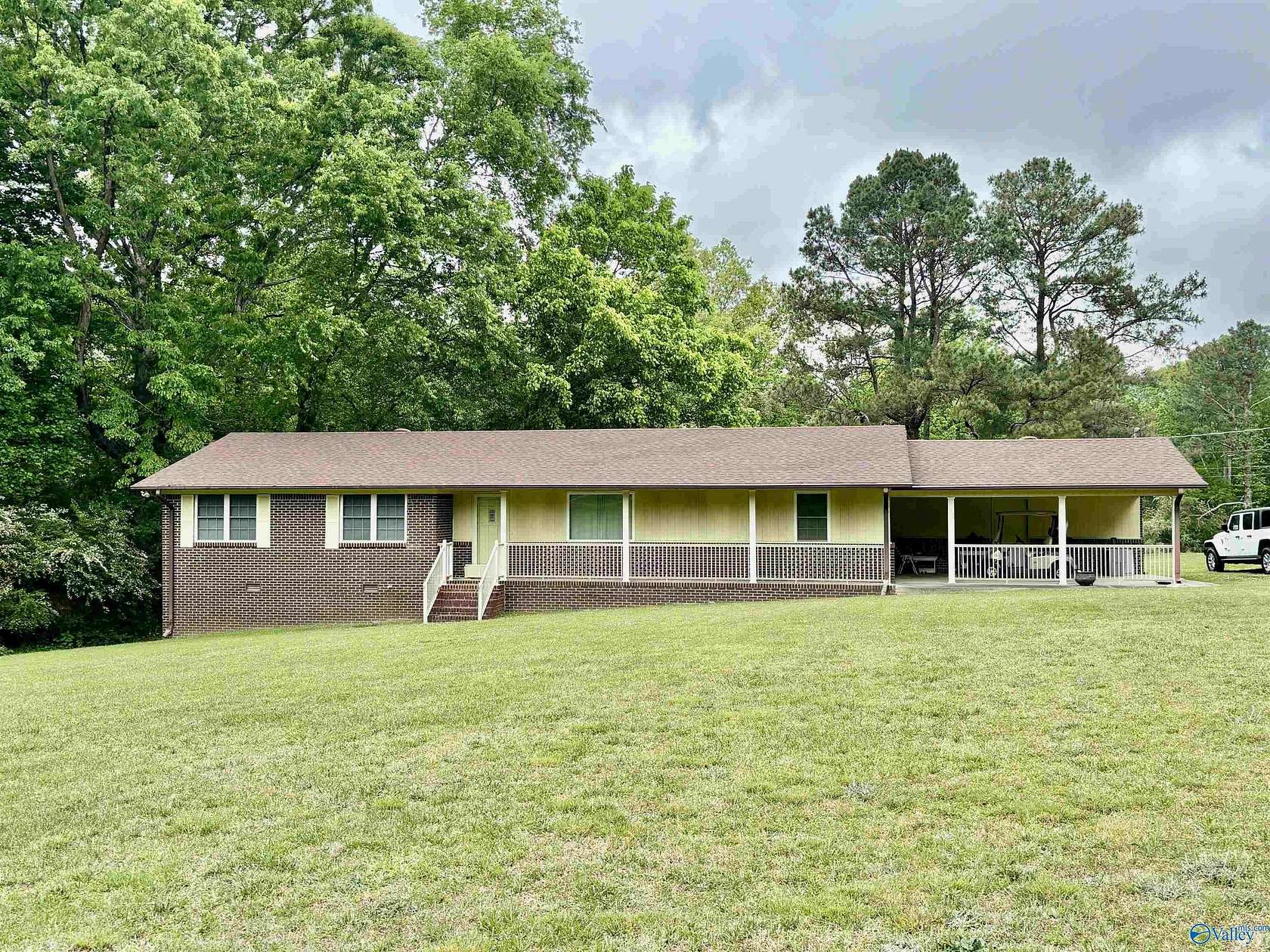 4.3 Acres of Land with Home for Sale in Crossville, Alabama