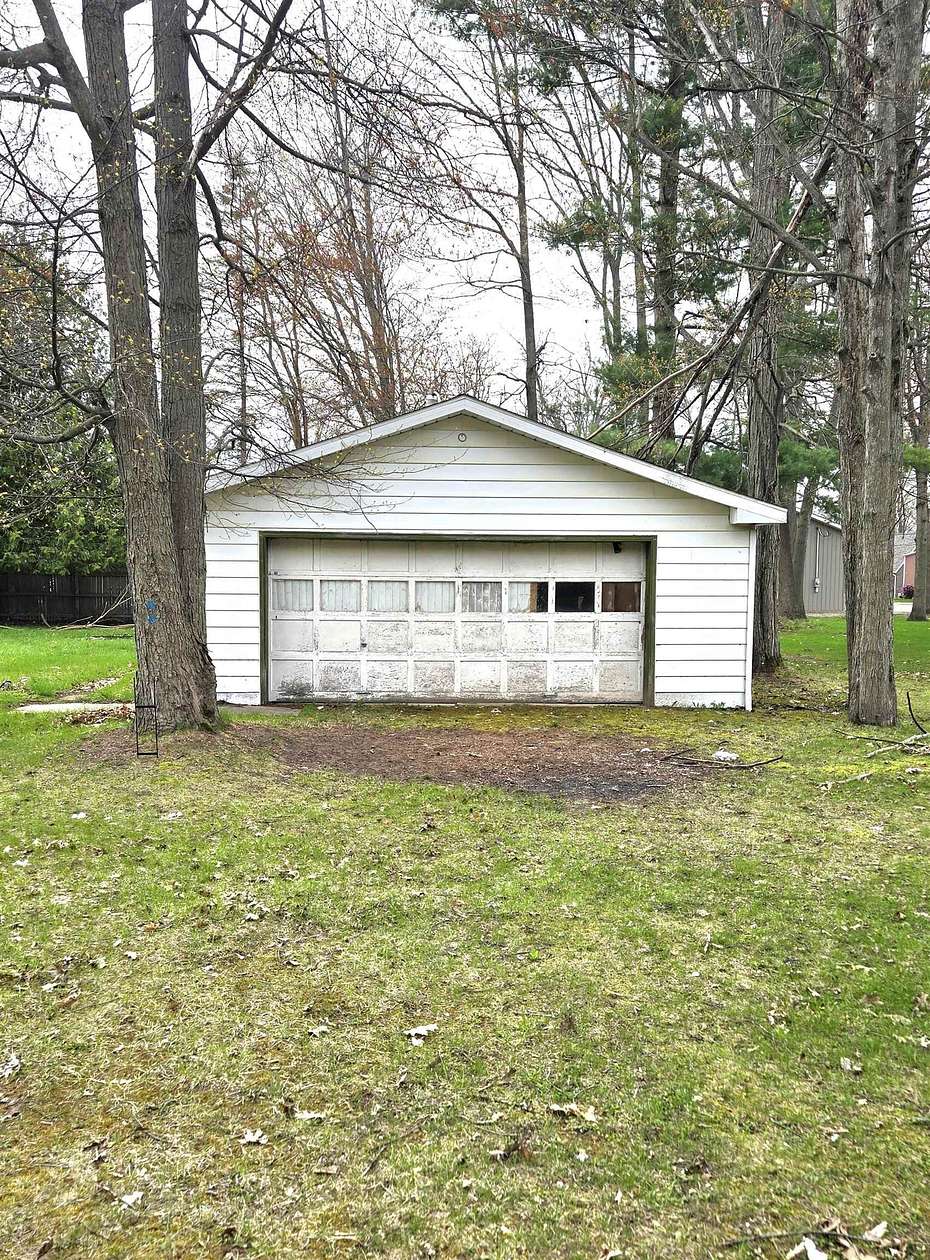 0.35 Acres of Residential Land for Sale in Beaverton, Michigan
