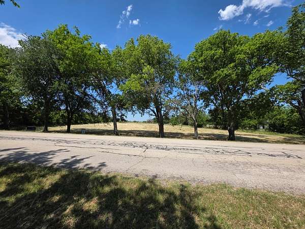 2.55 Acres of Residential Land for Sale in Oak Point, Texas