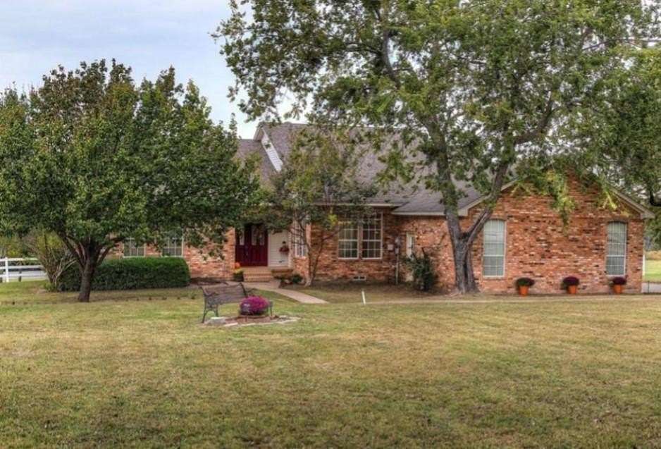 4 Acres of Land with Home for Lease in Rockwall, Texas