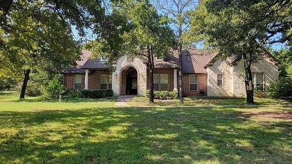 2 Acres of Land with Home for Sale in Valley View, Texas
