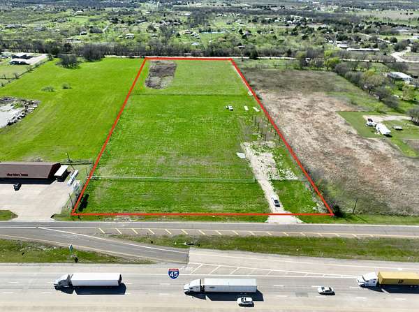 8 Acres of Commercial Land for Sale in Rice, Texas