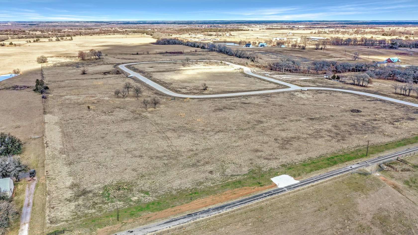 2 Acres of Residential Land for Sale in Whitesboro, Texas