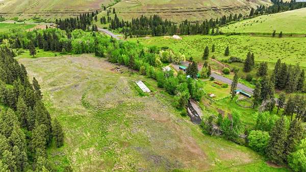 100 Acres of Recreational Land with Home for Sale in Dayton, Washington
