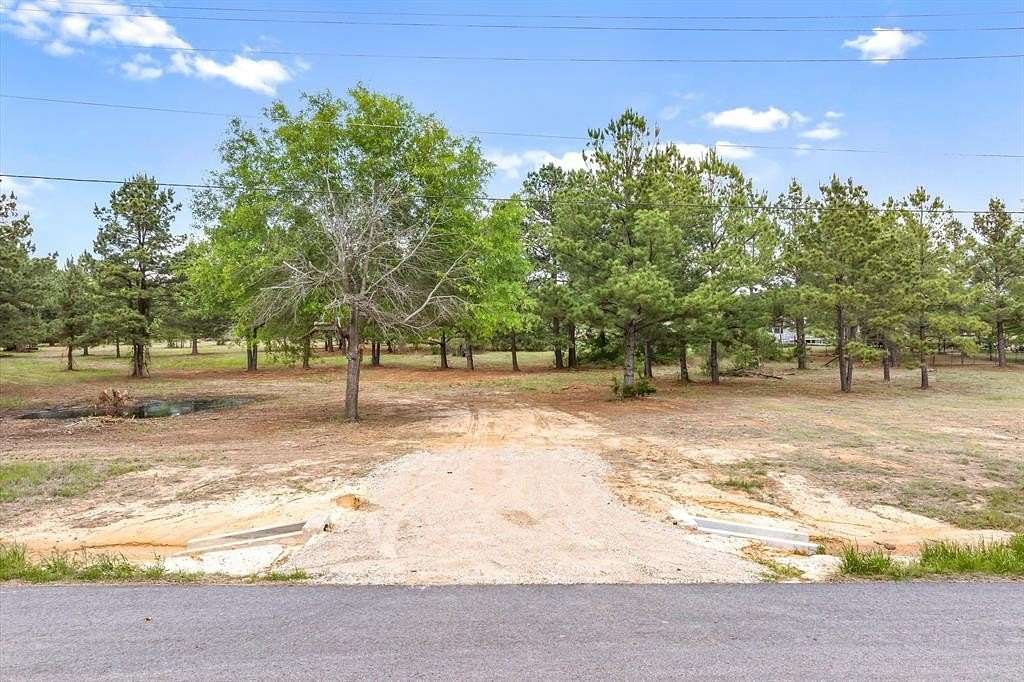 7.64 Acres of Land for Sale in Alba, Texas