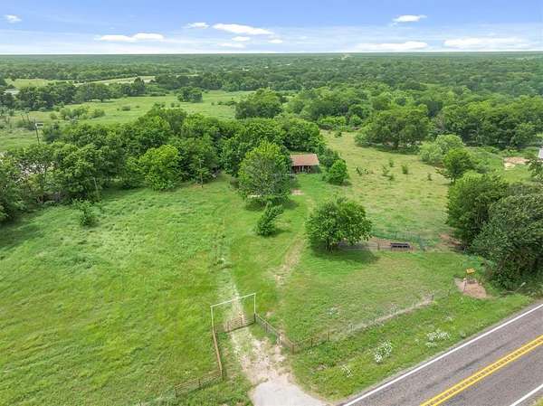 10 Acres of Land for Sale in Wills Point, Texas