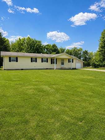 3.18 Acres of Land with Home for Sale in Russell Springs, Kentucky