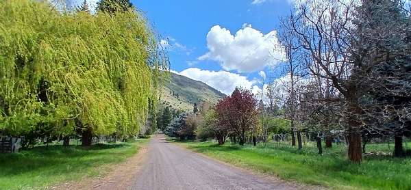 184 Acres of Recreational & Residential Land for Sale in Klamath Falls, Oregon