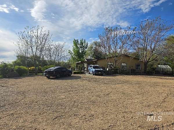 5.83 Acres of Land with Home for Sale in Caldwell, Idaho