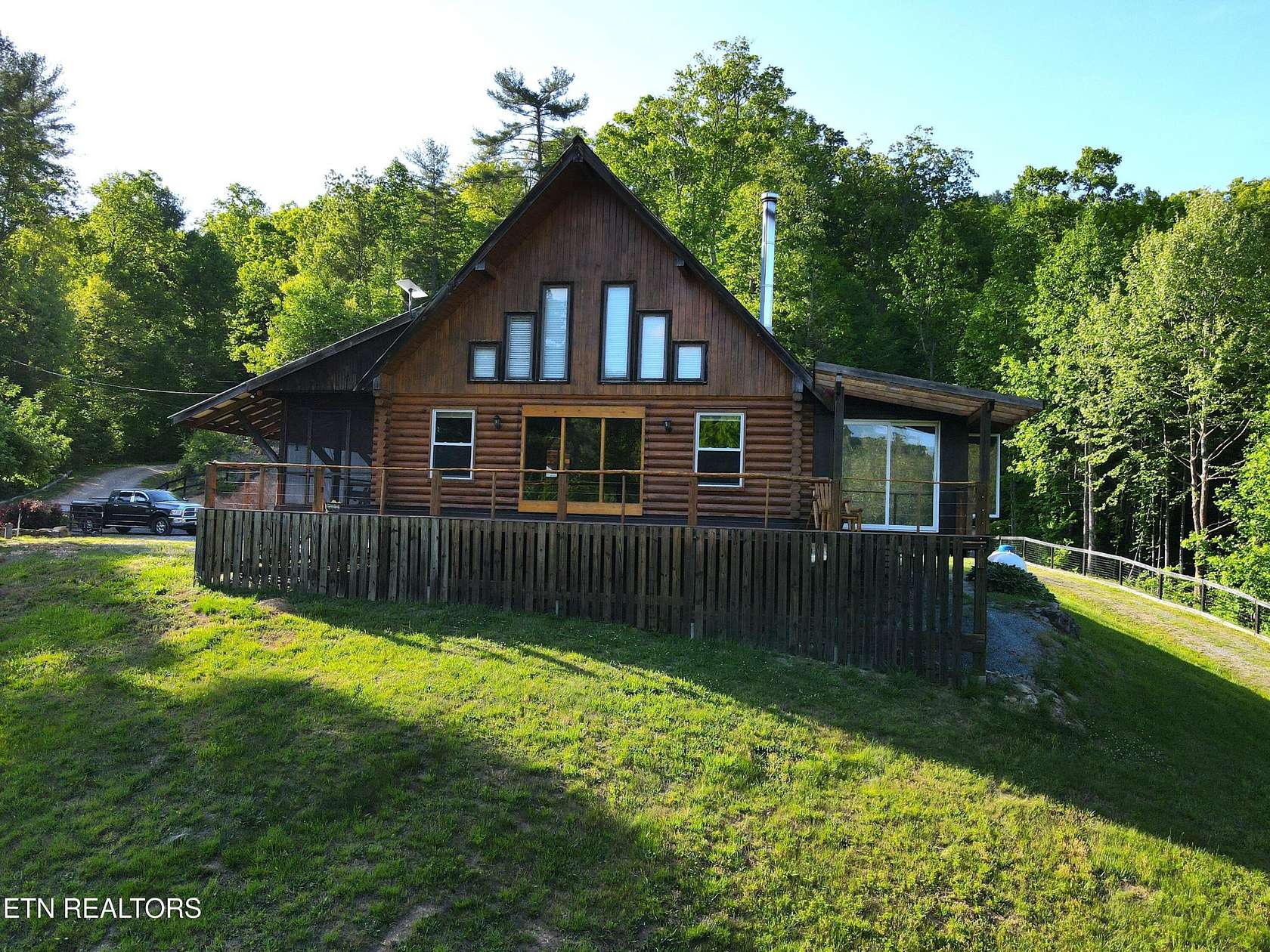 13.5 Acres of Land with Home for Sale in Del Rio, Tennessee