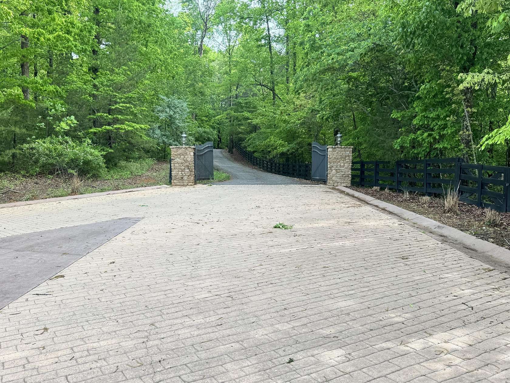 0.76 Acres of Residential Land for Sale in Jamestown, Kentucky